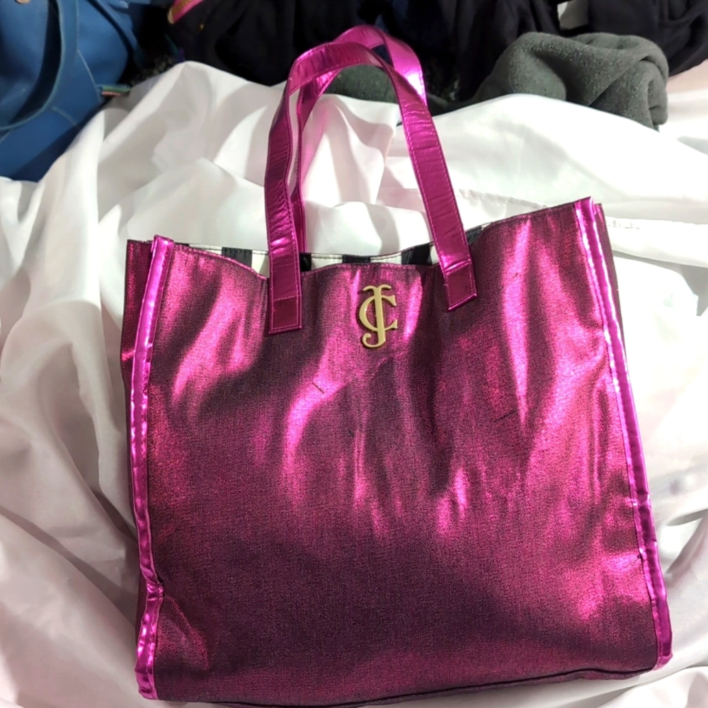 Juicy Couture glitter hand